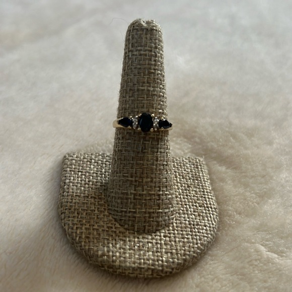 Blue sapphire 14 k gold and diamonds ladies solitaire ring - Picture 1 of 8